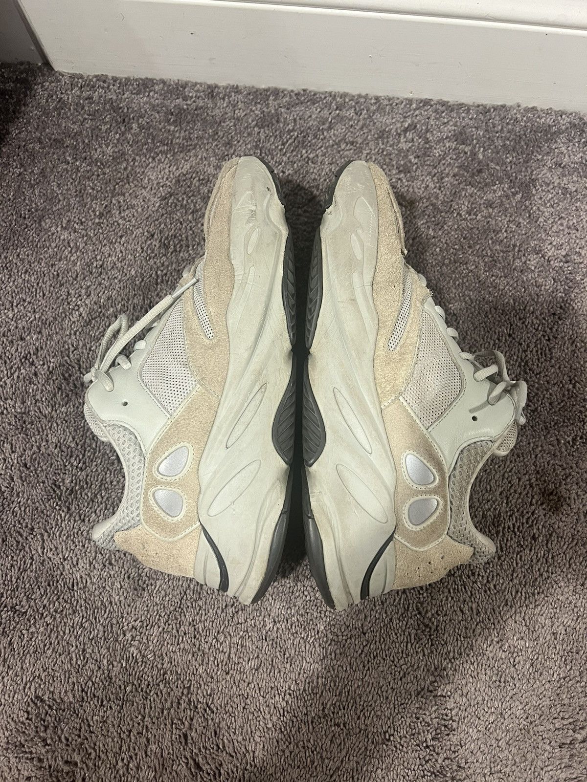 Yeezy Yeezy 700 Salt Size US 11.5 / EU 44-45 - 9 Thumbnail