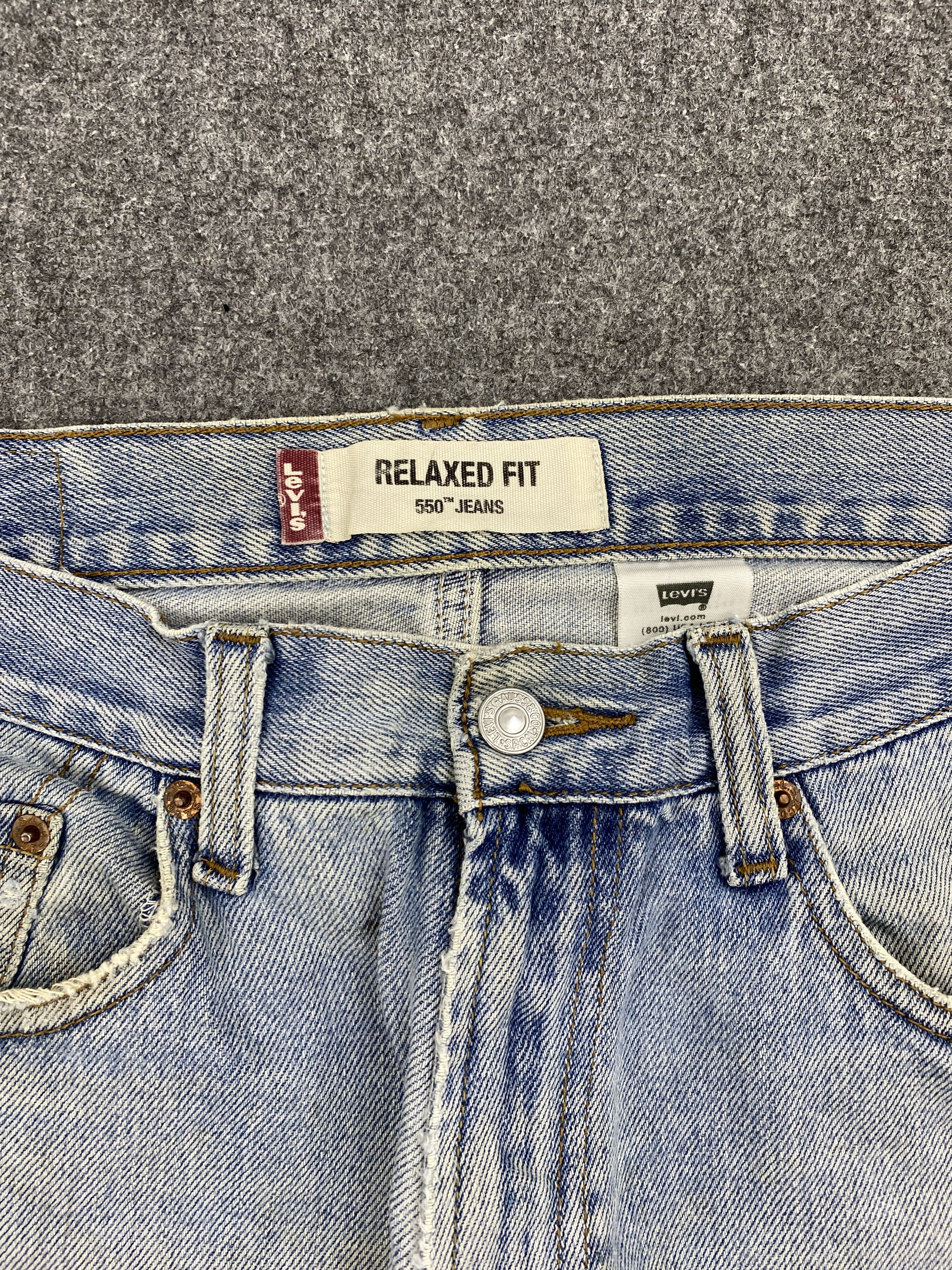 Levi's × Vintage Light Washed Vintage Levi's 550 Denim Jeans Size US 32 / EU 48 - 8 Thumbnail