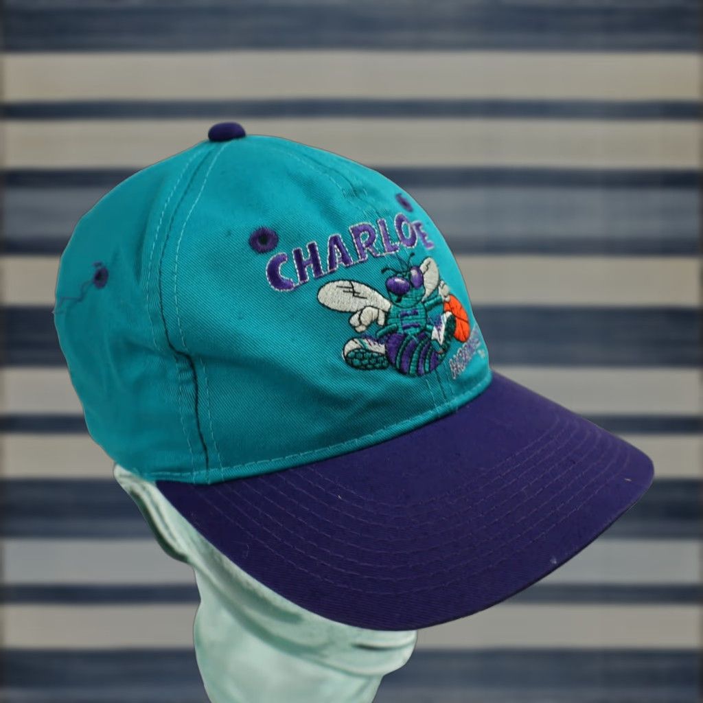 NBA VINTAGE Charlotte Hornets Snapback Hat NBA 90s Blue Hat Men One Size OS Hornets Snapback Mens Blue 90s NBA Size ONE SIZE - 1 Thumbnail
