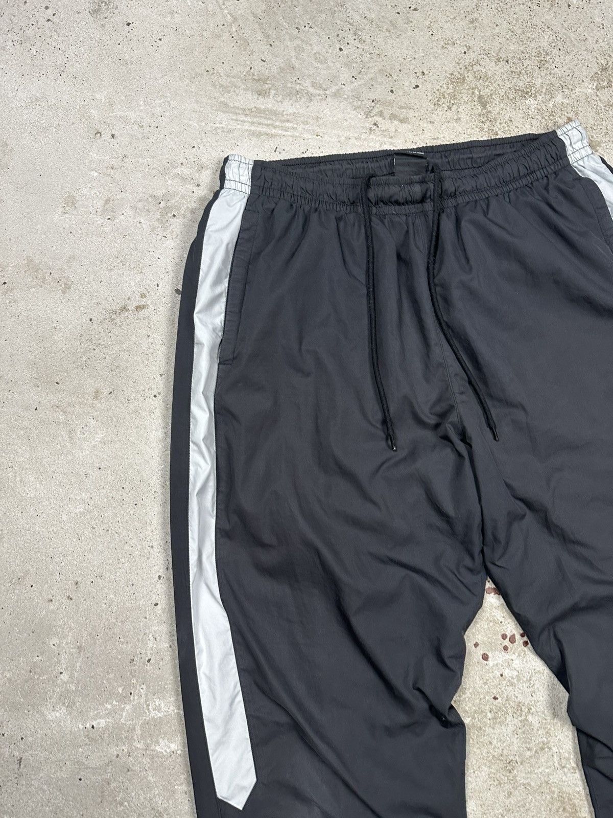 Nike Vintage Y2K Nike SB Baggy Black Track Pants Swoosh Size US 34 / EU 50 - 7 Thumbnail