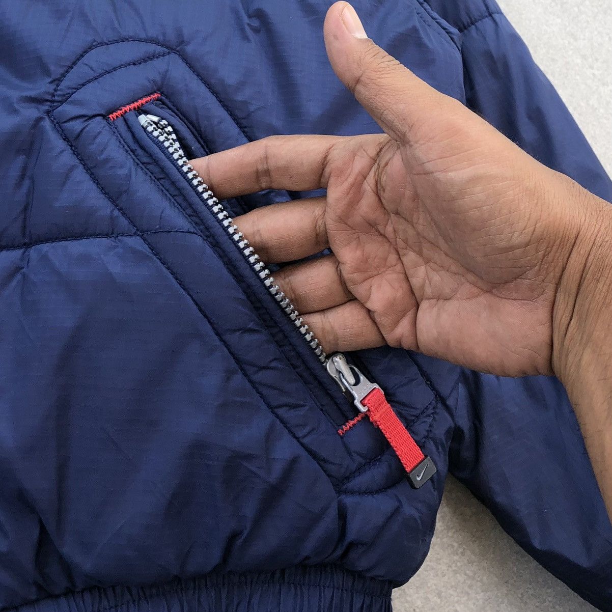 Nike Vintage NIKE Big Swoosh Nylon Padded Bomber Jacket For Kids Size US XXS / EU 40 - 8 Thumbnail