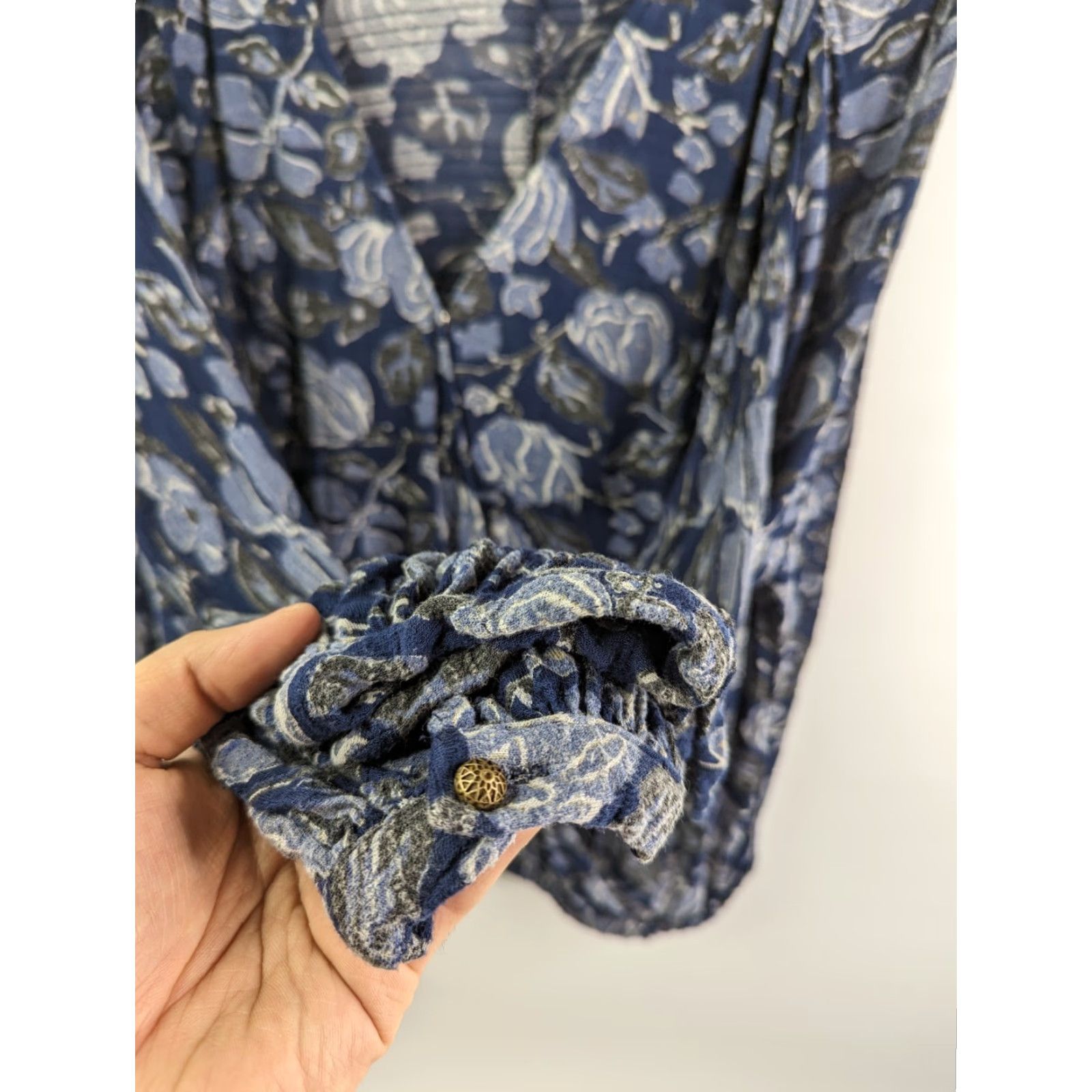 Lucky Brand Lucky Brand Blouse Shirt Long Sleeve Floral V-Neck Juliet Sleeve Regular Size L Blue Womens Size L / US 10 / IT 46 - 4 Thumbnail