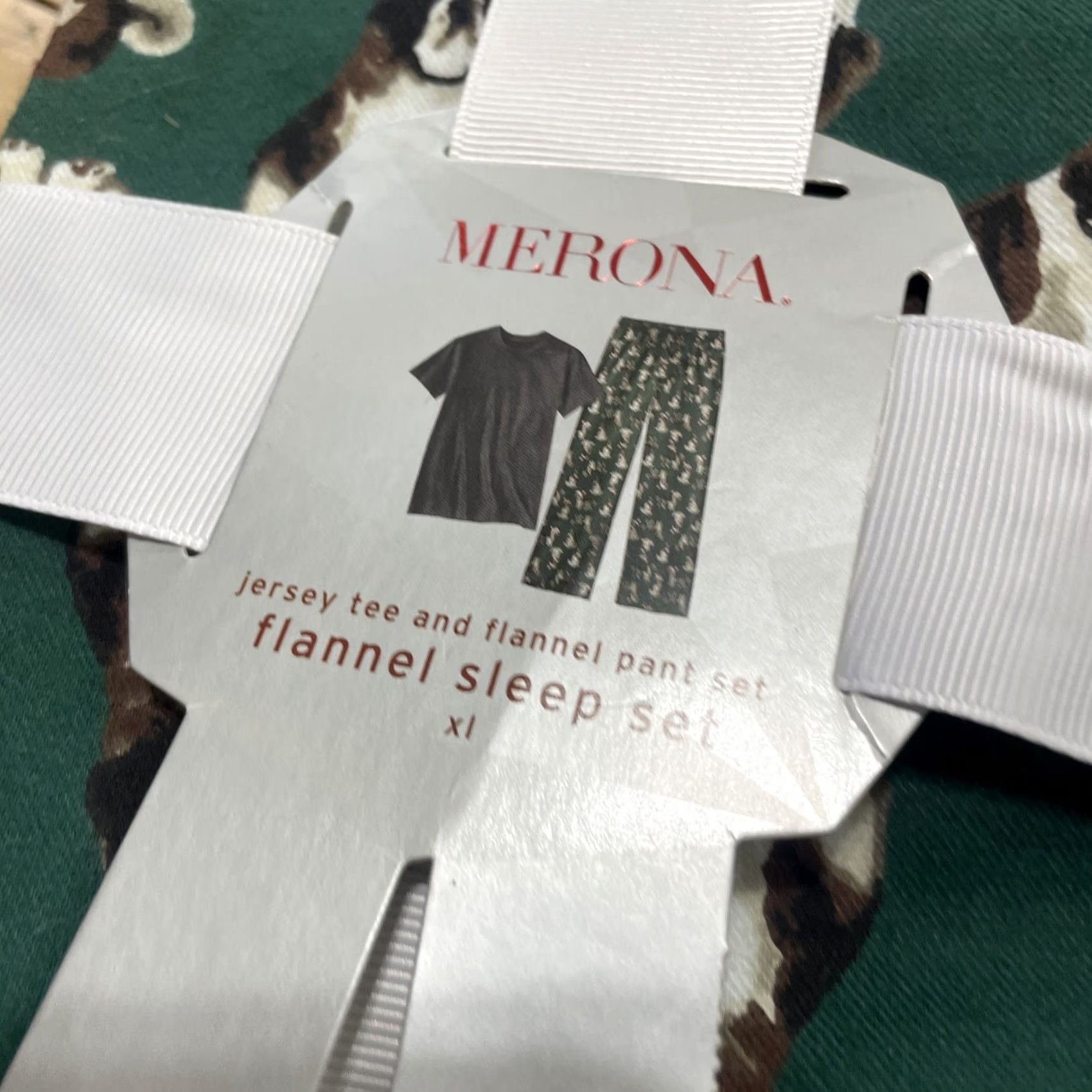 Old Navy Old Navy Flannel Pajama Pants Men XL Christmas Santa Dogs Green 100% Cotton Holiday Christmas 2012 NEW Size US 36 / EU 52 - 4 Thumbnail