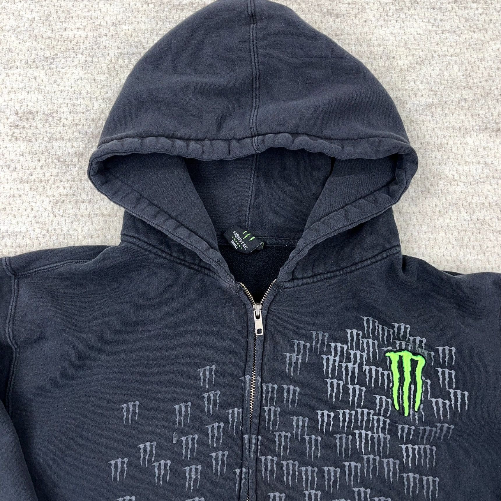 Thrasher VINTAGE Monster Energy Hoodie Men Small Full Zip Grunge Y2K Skate Logo Black Polyester Fleece All Seasons Classic Sports 90s Mens Size US S / EU 44-46 / 1 - 4 Thumbnail