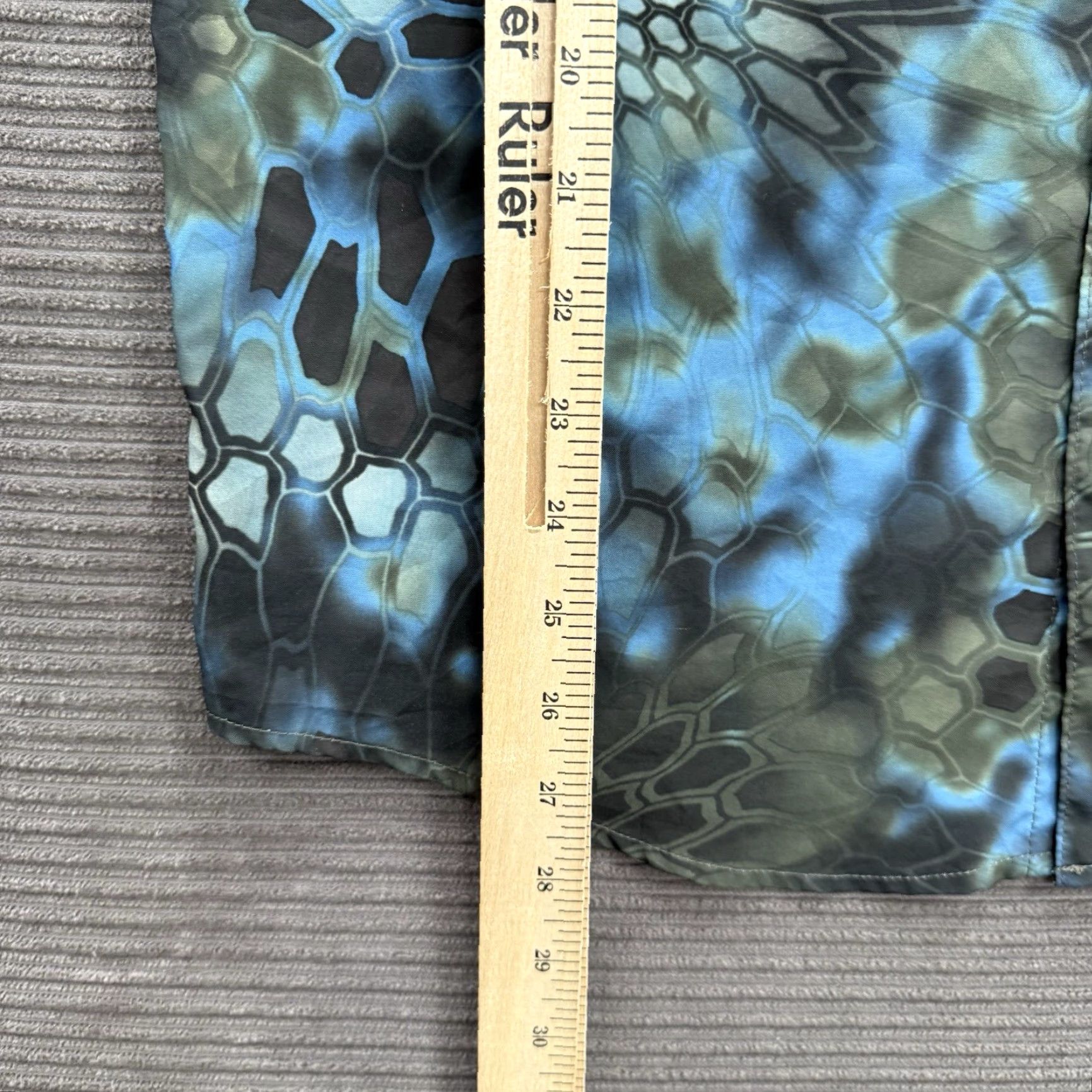 Vintage Huk Shirt Men Small Blue Camo Polyester Fish Outdoor Button-Up Short Sleeve Casual Travel Camouflage breathable Easy Care Lightweight NM Size US S / EU 44-46 / 1 - 5 Thumbnail