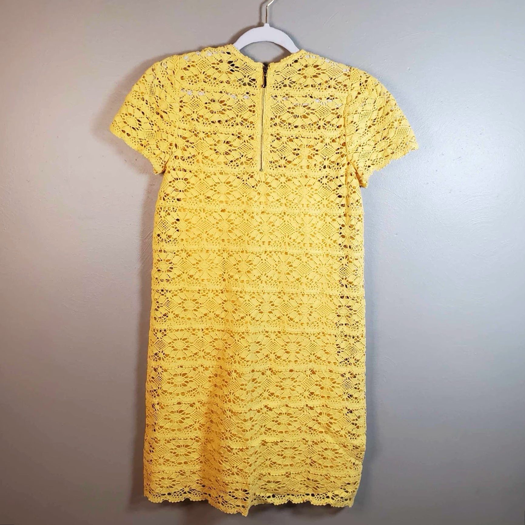 Juicy Couture VINTAGE Juicy Couture Dress Sunlit Lydia Guipure Lace Sheath Yellow NWT 6 Women's Short Sleeve V-Neck Zip Casual Modern Classic Size M / US 6-8 / IT 42-44 - 4 Thumbnail