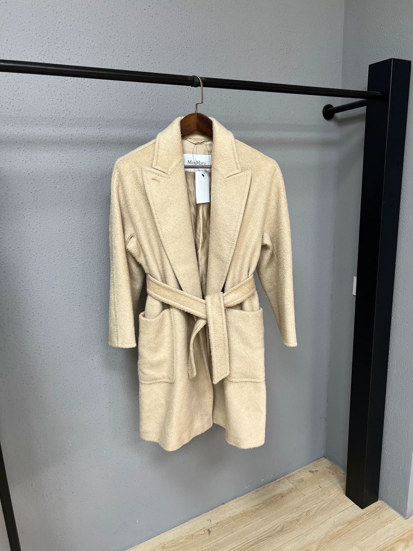 Max Mara Maxmara Beige Crine Coat Size 34 Size XS / US 0-2 / IT 36-38 - 1 Thumbnail