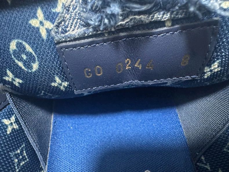 Louis Vuitton Louis Vuitton Round toe, flat bottom and low top board sho Size US 9 / EU 42 - 6 Thumbnail