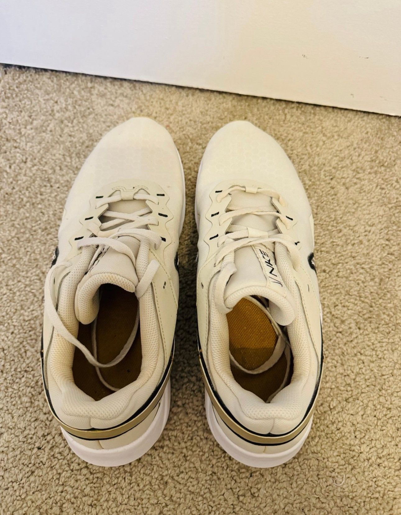Nike Nike Legend Essential 2 Womens Running Training Shoe Sz 11.5 Size US 11.5 / IT 41.5 - 6 Thumbnail