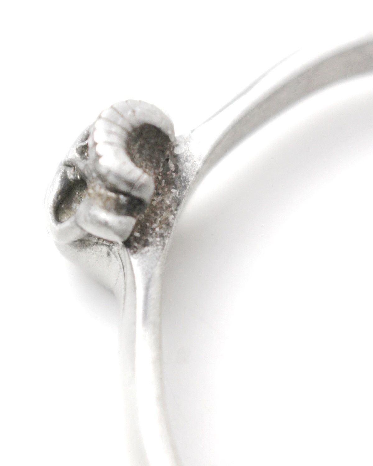 If Six Was Nine 2000S JAPANESE MADE SKULL EMBRACE BANGLE Size ONE SIZE - 5 Thumbnail