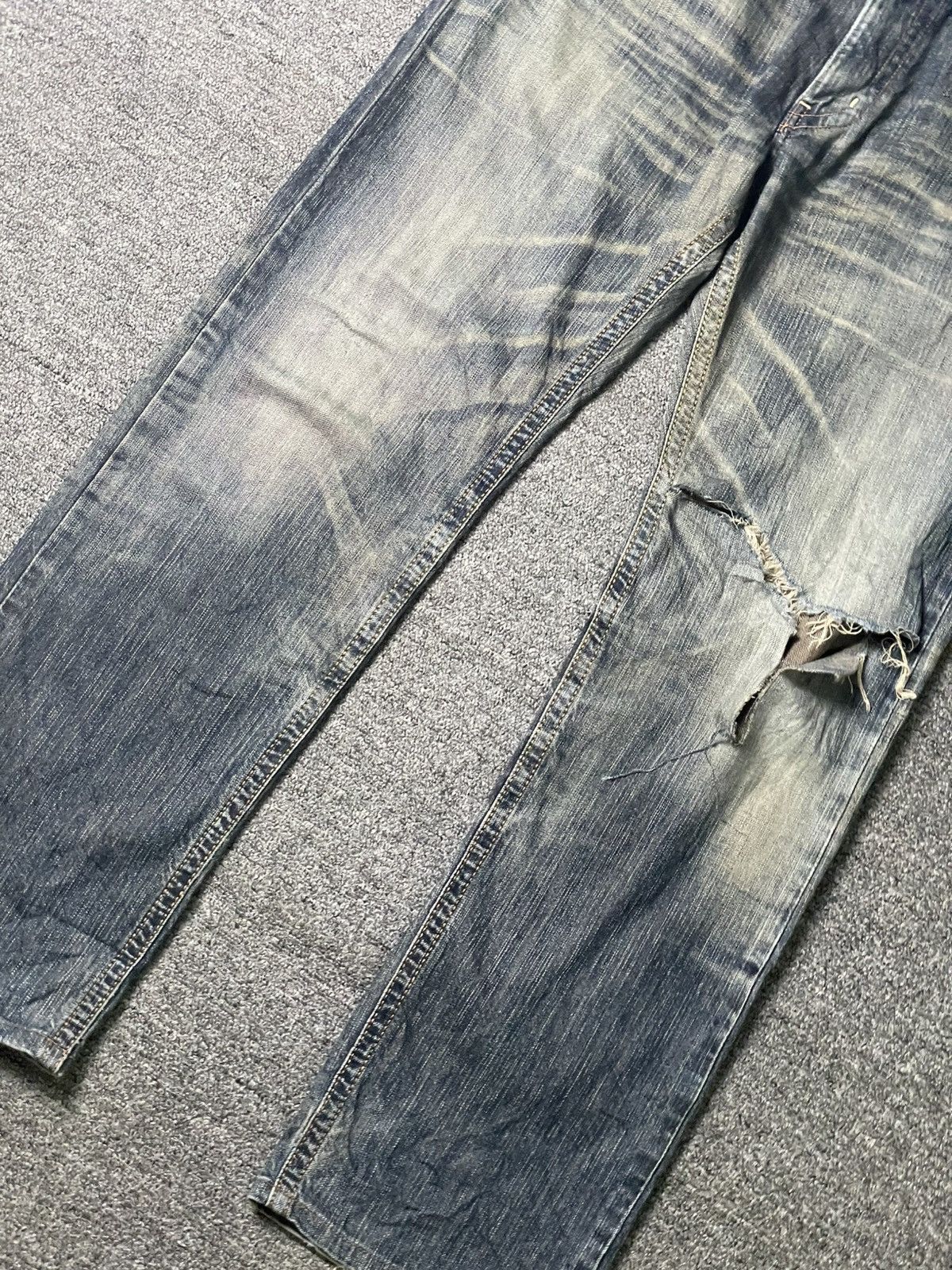 Edwin × Vintage Vintage EDWIN Distressed Denim Ripped Jeans (103) Size US 32 / EU 48 - 2 Thumbnail