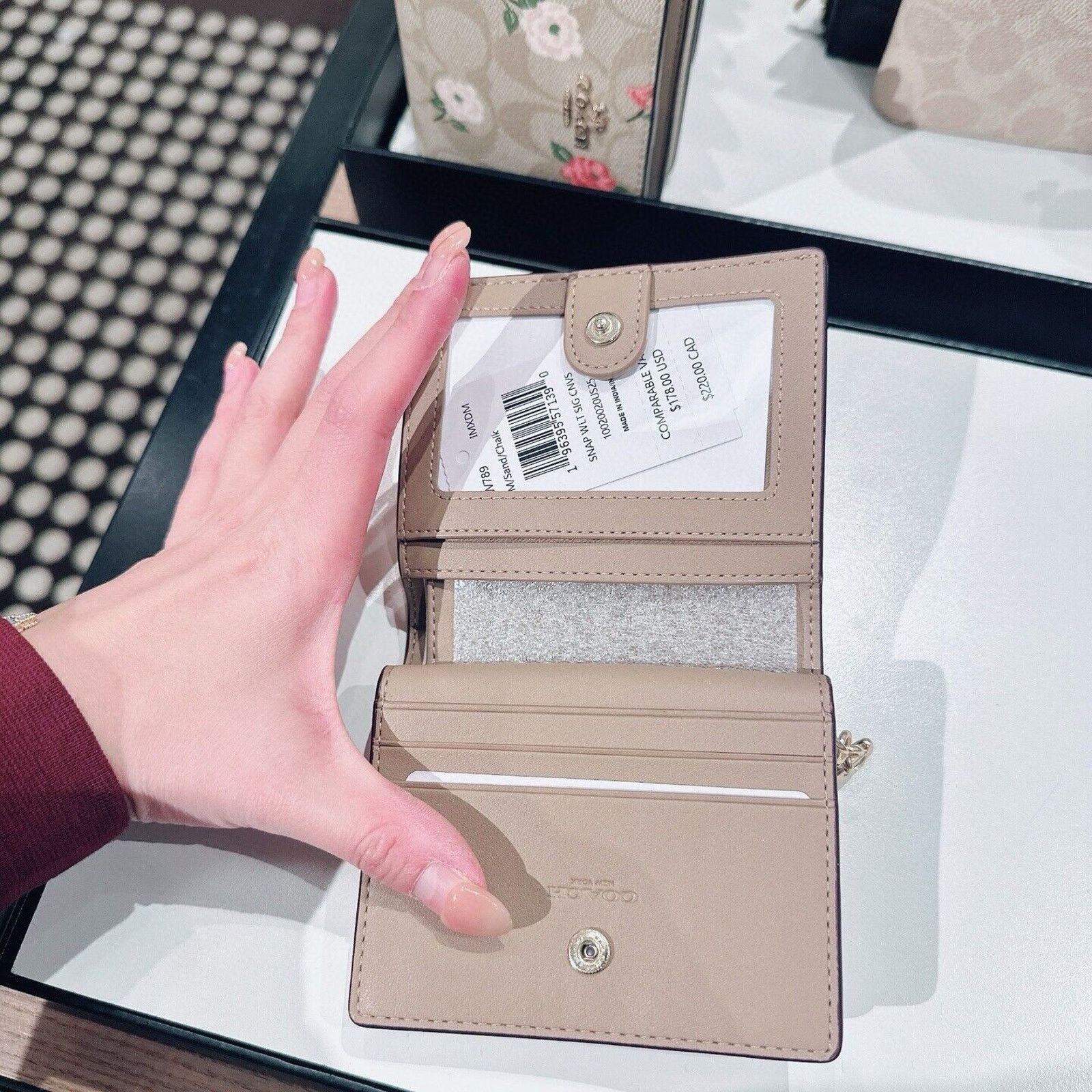Coach NWT Coach Snap Wallet CW789 Gold /Sand/Chalk Signature Size ONE SIZE - 6 Thumbnail