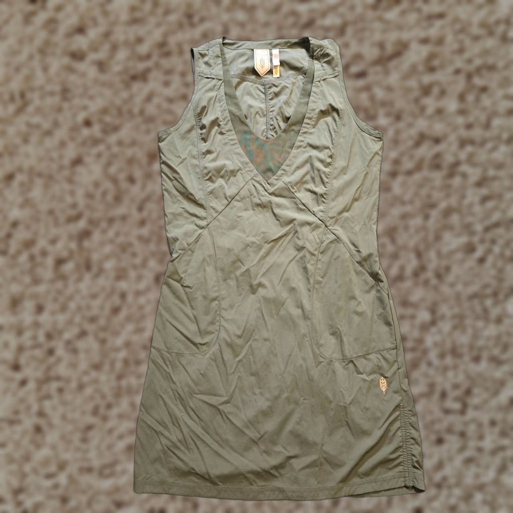 Vintage Indygena Dress Womens Medium Green Nylon Spandex Fitted Athletic Stretch Outdoors Sleeveless V-Neck Knit Short Sheath Casual Travel Size M / US 6-8 / IT 42-44 - 1 Thumbnail