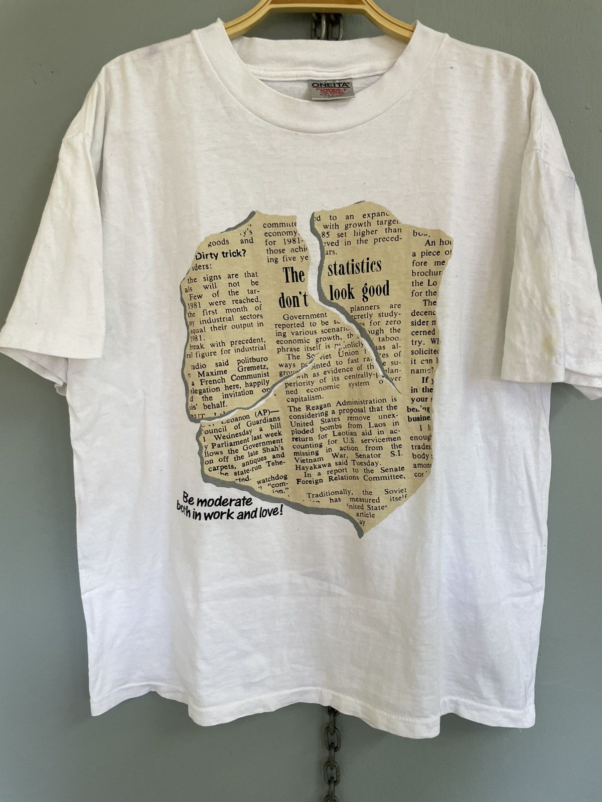 Vintage Vintage 90s Be Moderate both in work and love! T shirt Size US L / EU 52-54 / 3 - 3 Thumbnail