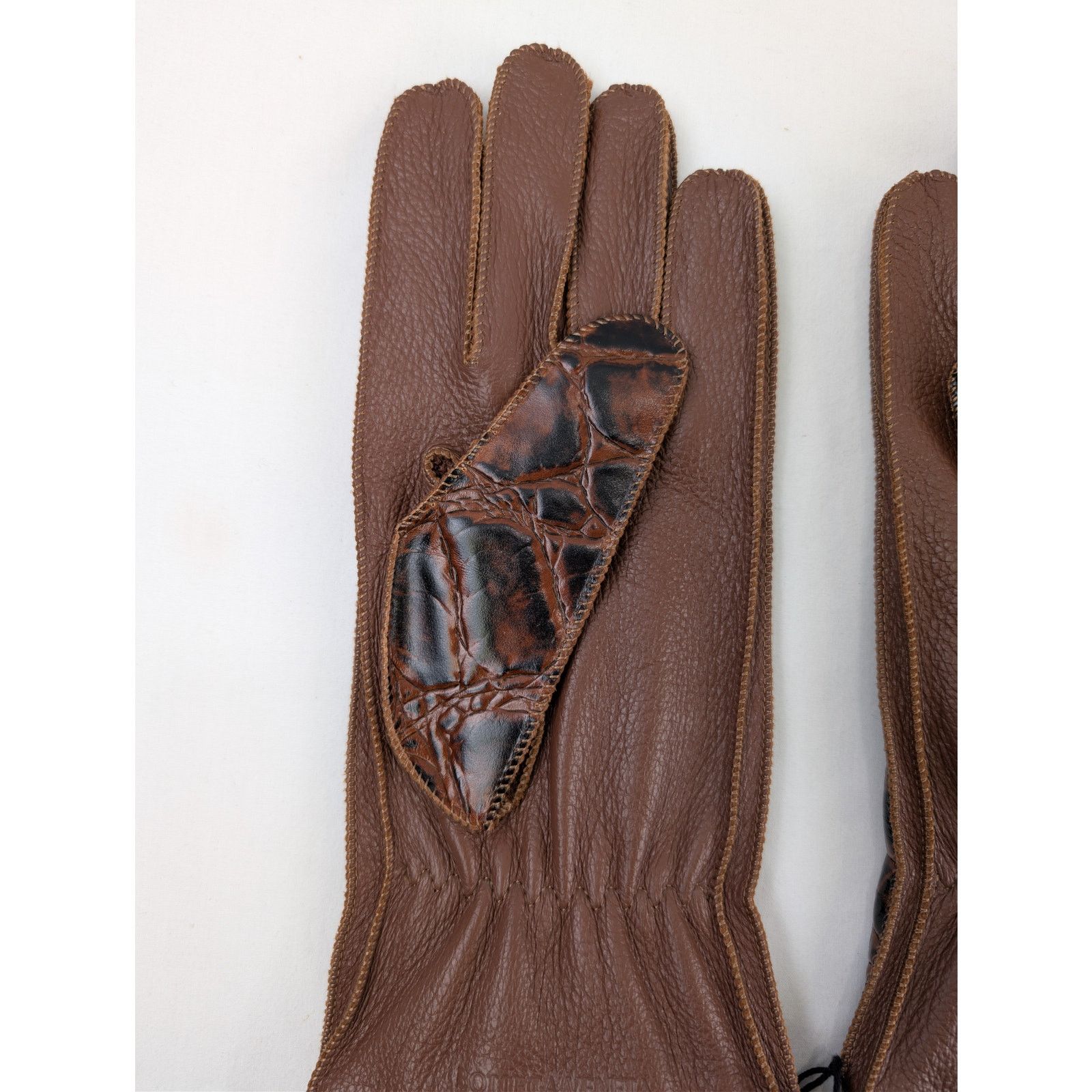 Bottega Veneta o1rshd1 Q:3 / Size: 8 / Embossed Croc Leather Gloves Barrel Size ONE SIZE - 4 Thumbnail