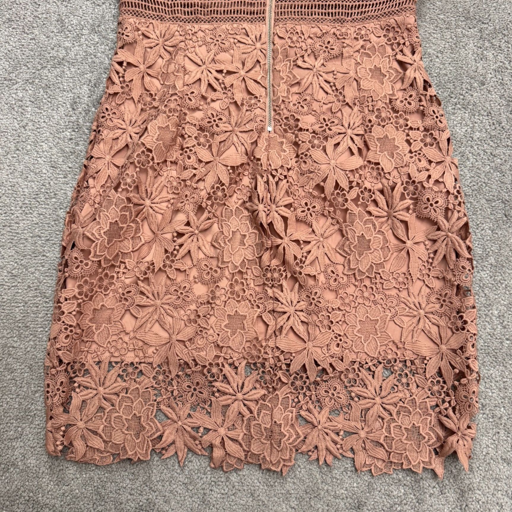 Neiman Marcus Bardot Floral Lace Mock Neck Sheath Dress Women 8 Blush Pink Sleeveless Cocktail Black Knit Zoned Sleeve Strappy? Size L / US 10 / IT 46 - 3 Thumbnail
