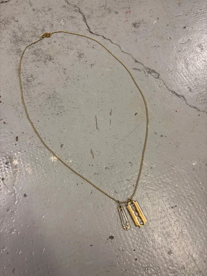 Alexander McQueen Alexander McQueen Razor Blade Pin Golden Necklace Size ONE SIZE - 3 Thumbnail