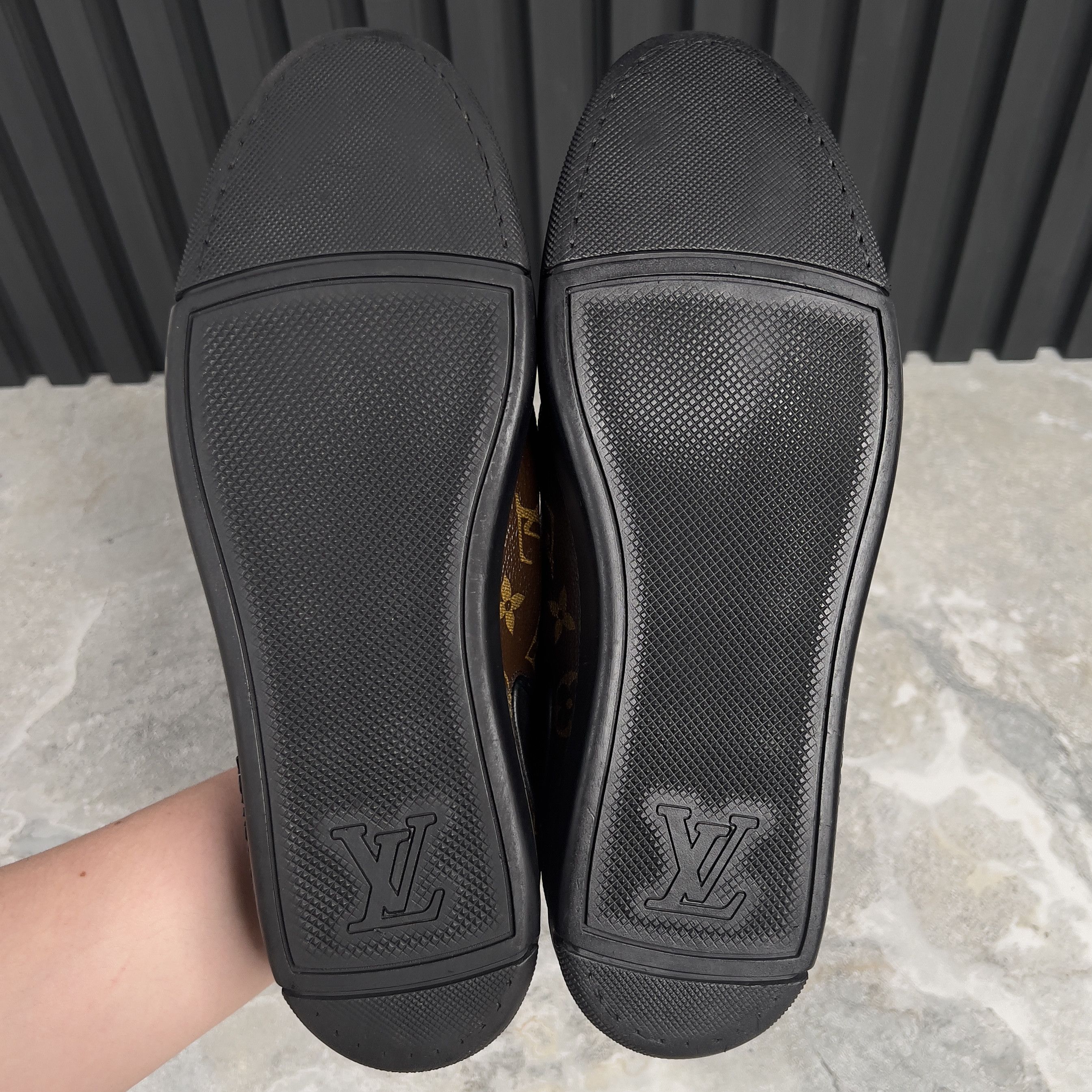 Louis Vuitton Louis Vuitton Slalom Monogram Canvas Sneakers Leather Size US 9.5 / EU 42-43 - 11 Thumbnail