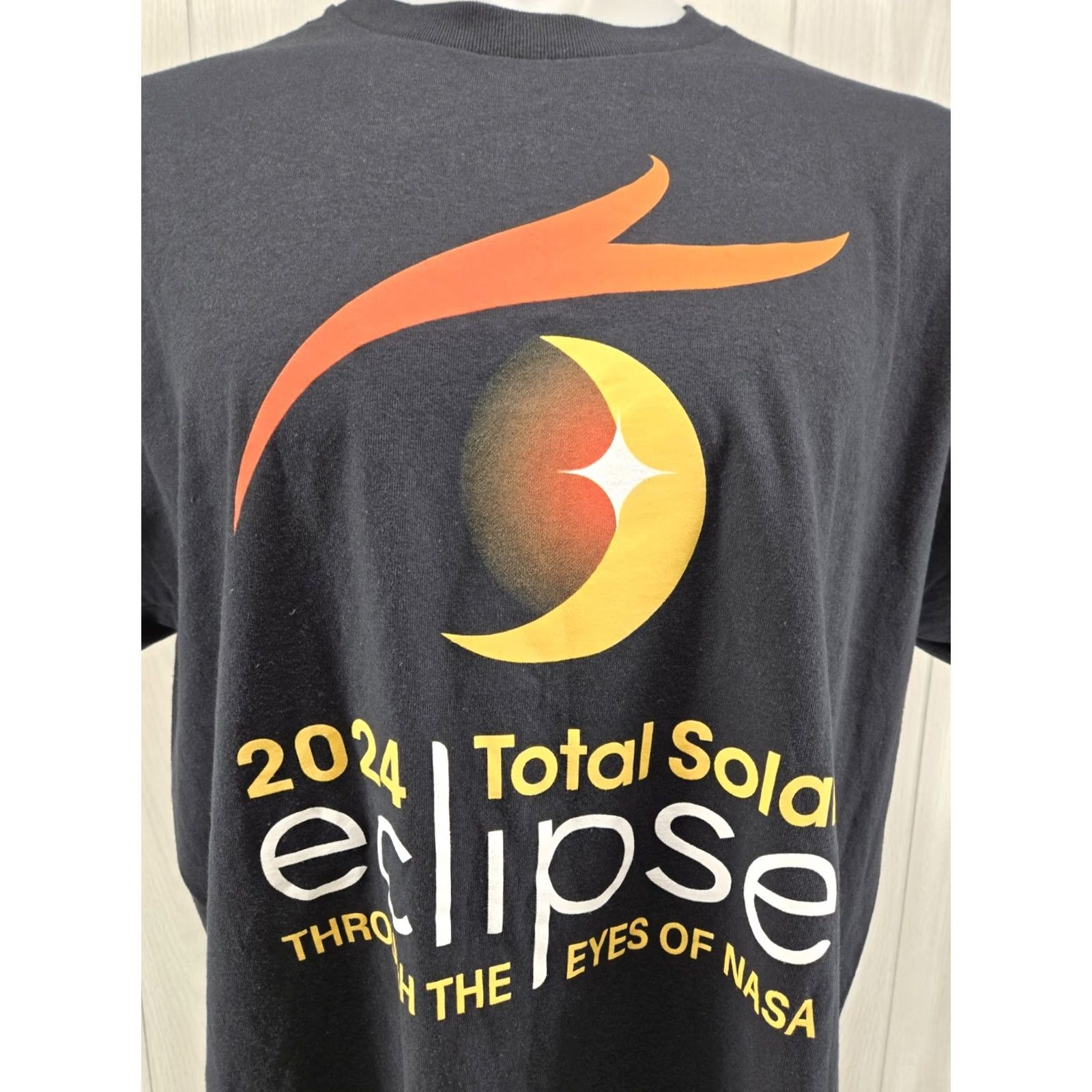 Gildan NASA 2024 Total Solar Eclipse Totality 04.08.24 T-Shirt L Black Cotton Jersey NASA Logo Graphic Print Regular Men Short Sleeve Round Neck Size US L / EU 52-54 / 3 - 3 Thumbnail