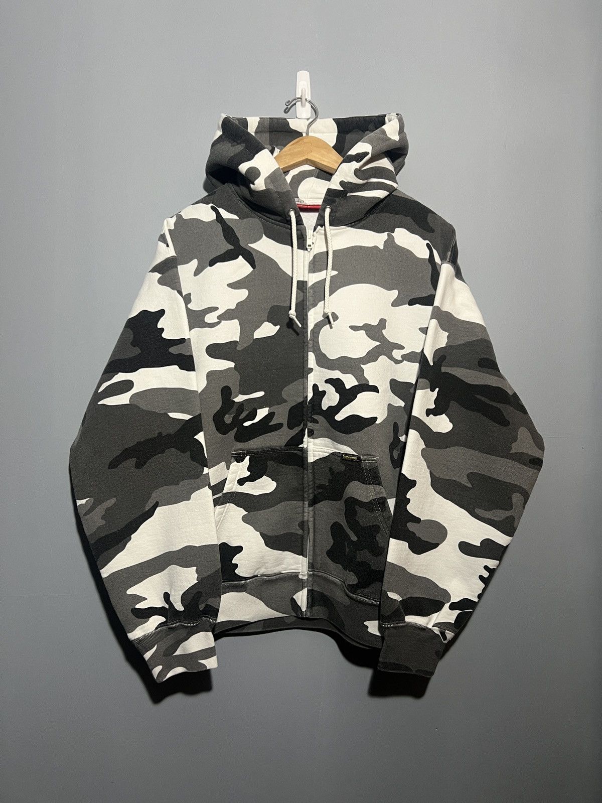 Snow camo zip up hoodie sale