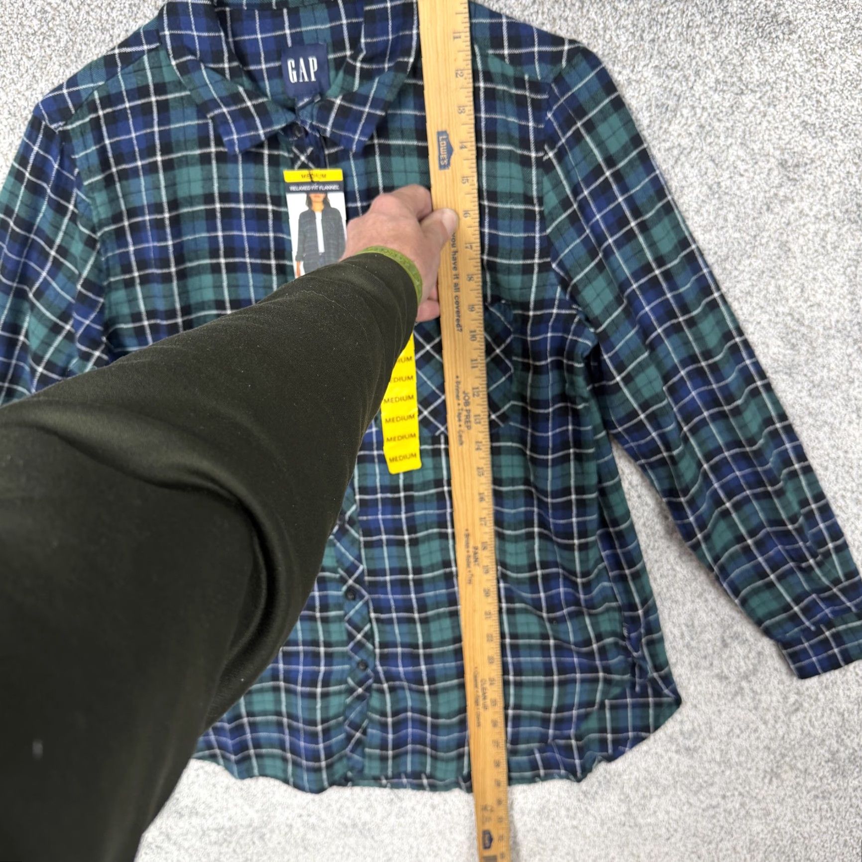 Gap Gap Button-Up Womens M Blue Green Relaxed Fit Flannel Plaid Cabincore Layering Size ONE SIZE - 2 Thumbnail