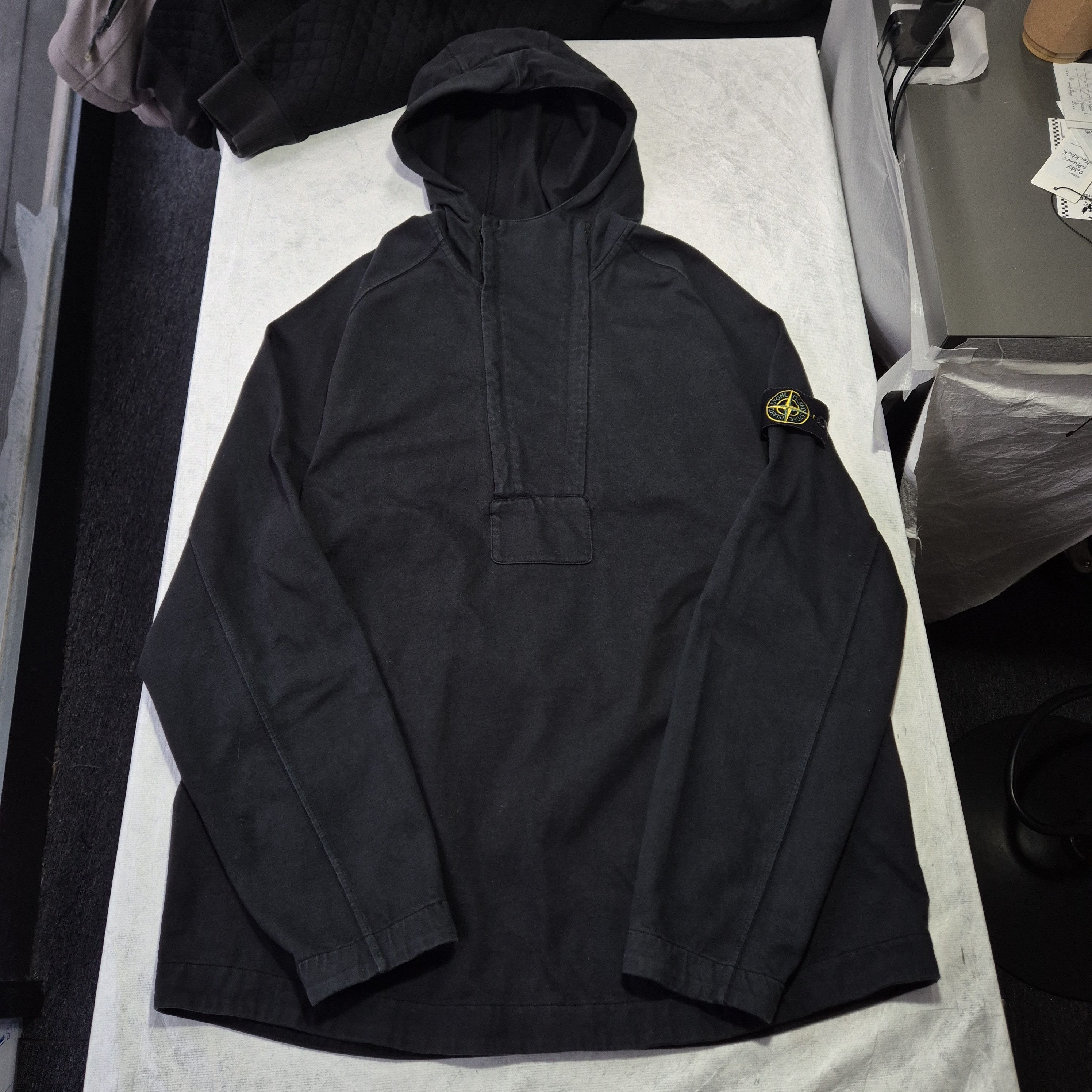 トップス Supreme stone  spider hoodie black トップス Supreme stone spider hoodie black Stone Island