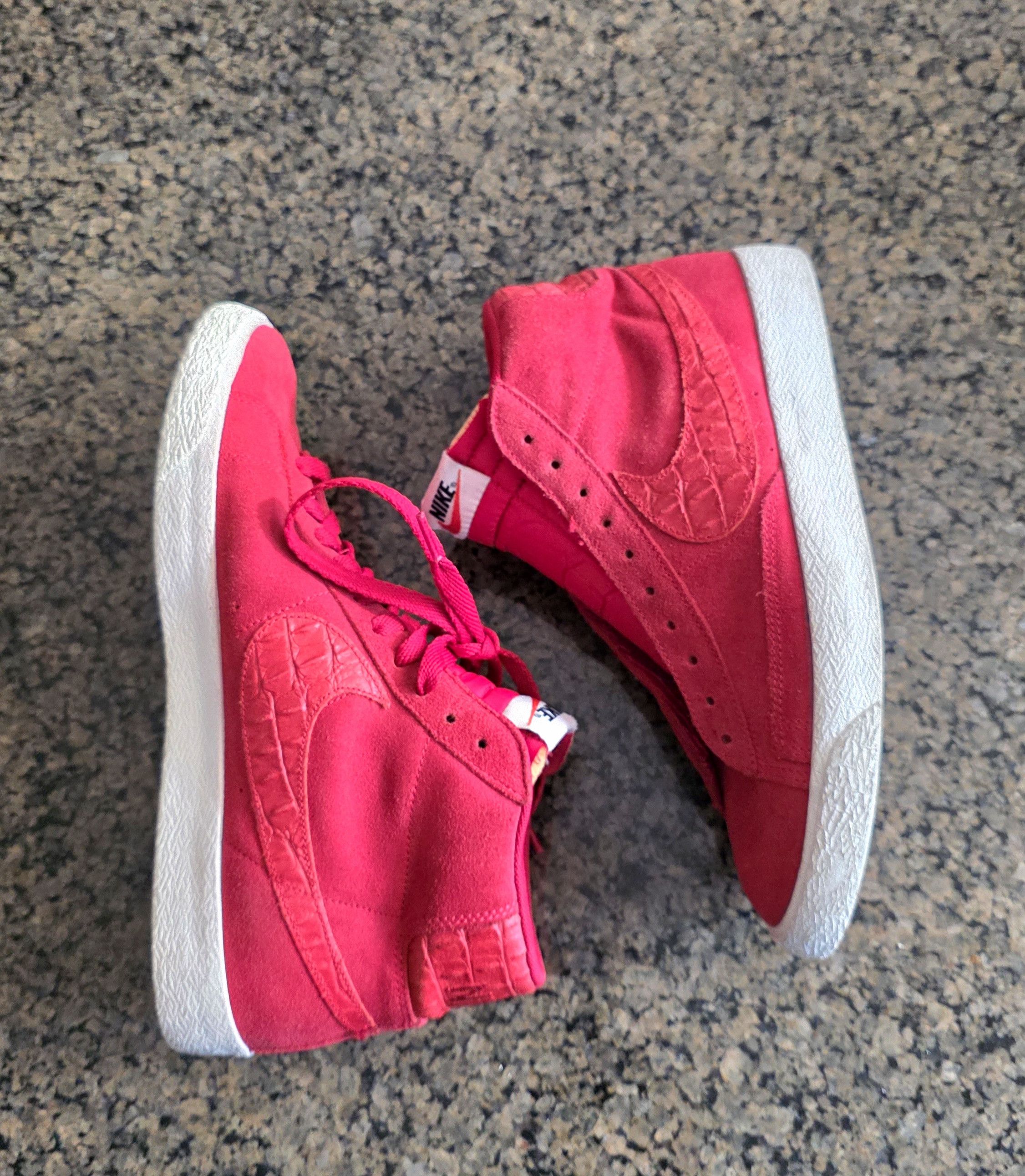 Nike Nike Blazer Mid Shoes Mens Size 9 Red Suede High Top Size US 9 / EU 42 - 4 Thumbnail