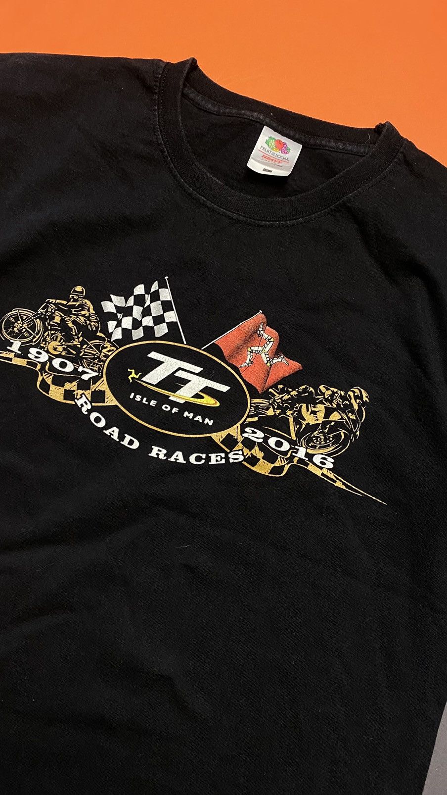 Vintage Vintage Racing Isle of Man Road Races tee Size US L / EU 52-54 / 3 - 4 Thumbnail