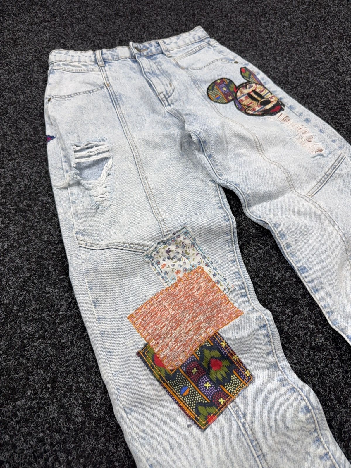 Desigual 00s Y2K Desigual Disney Mickey Patchwork Distressed Jeans Size 28" / US 6 / IT 42 - 6 Thumbnail