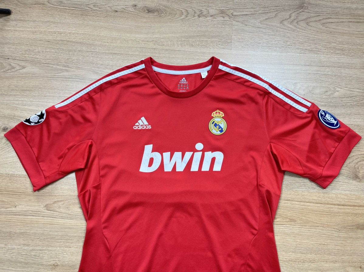 Adidas Adidas Real Madrid 2011-12 Third Kit Red T-Shirt Jersey Size US XL / EU 56 / 4 - 2 Thumbnail