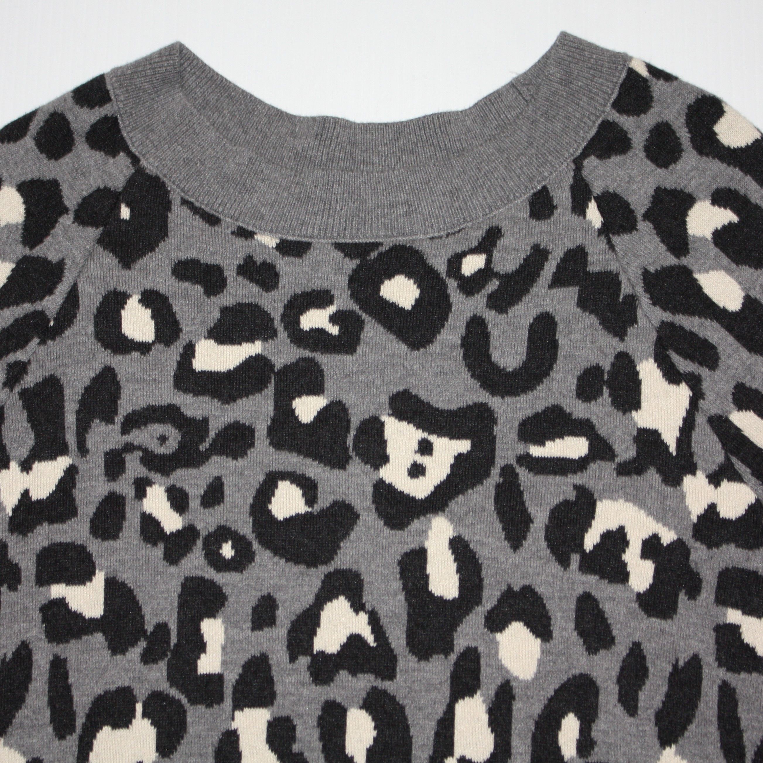 Other Stella & Dot The Side Button Sweater in Gray Leopard Print Size M / US 6-8 / IT 42-44 - 6 Thumbnail