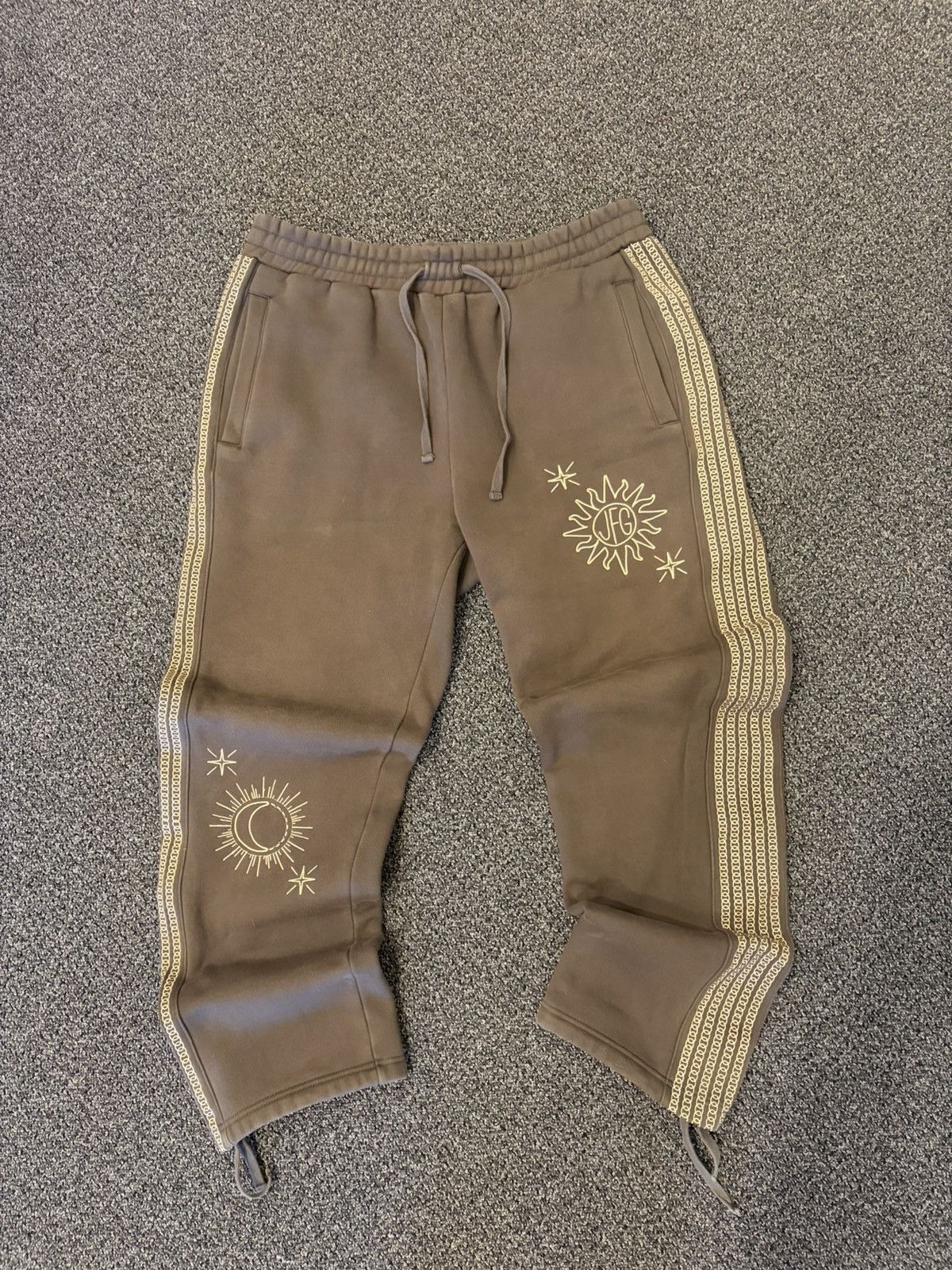Joe Freshgoods Joe Freshgood Sun & Stars Sweatpants Size US 34 / EU 50 - 1 Thumbnail