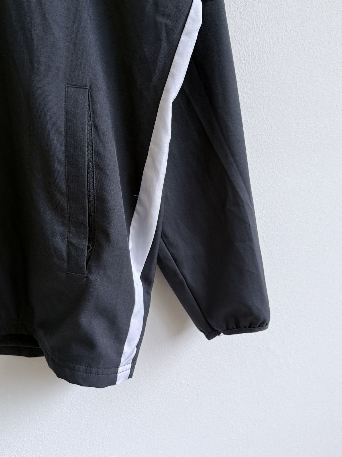 Nike Vintage Nike Young Boys Track Jacket Size US L / EU 52-54 / 3 - 3 Thumbnail