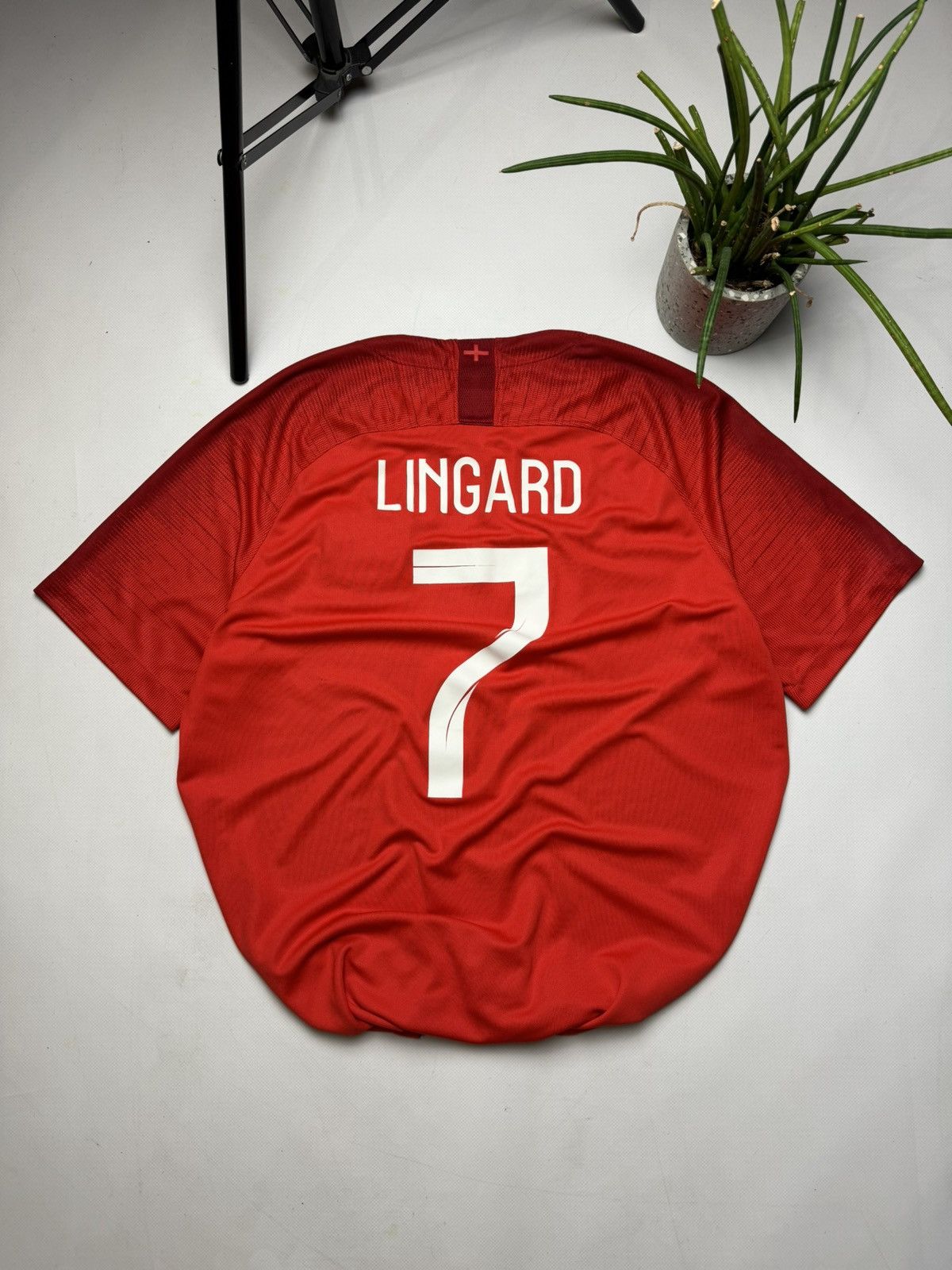 Nike Rare vintage England Nike soccer jersey Lingard Size US L / EU 52-54 / 3 - 1 Thumbnail