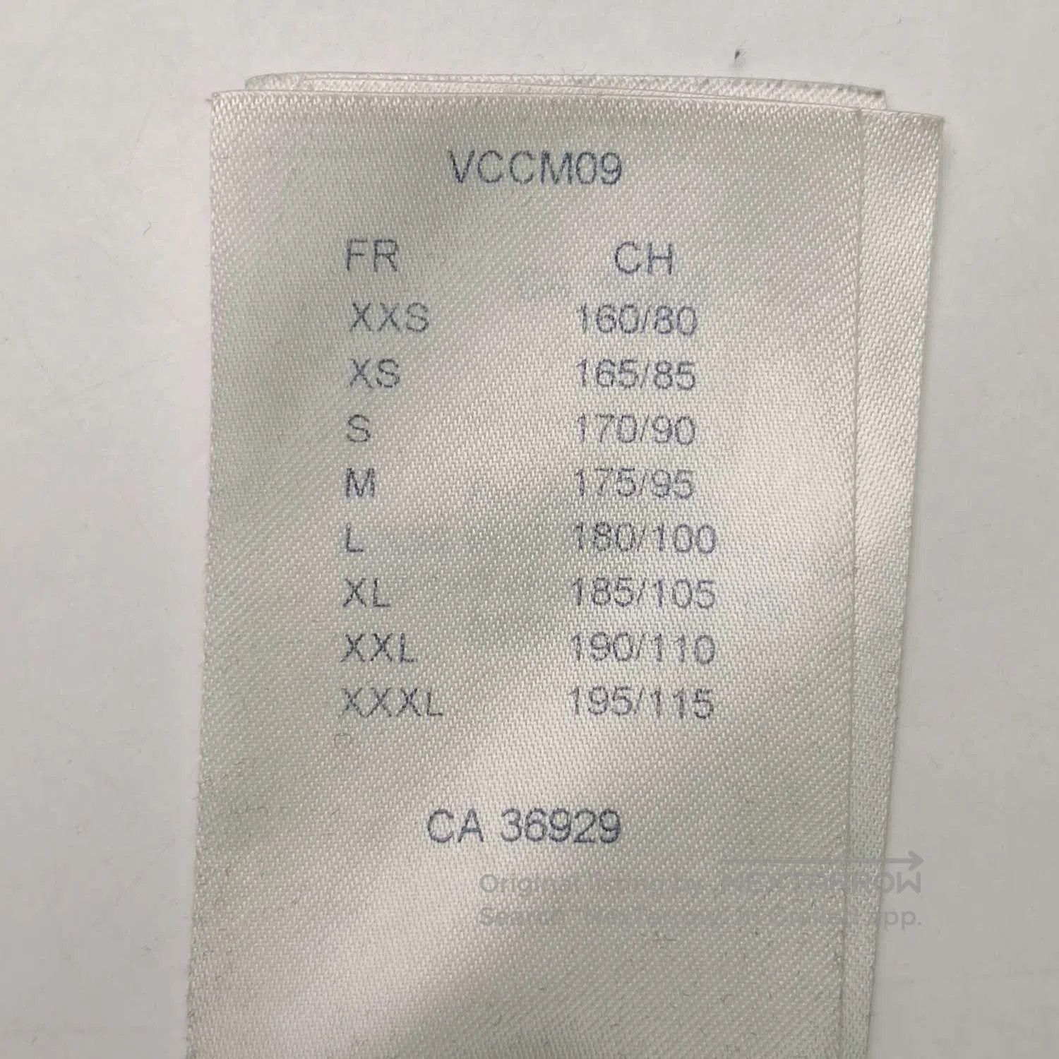 Louis Vuitton Louis Vuitton LV Logo Black T. Size US M / EU 48-50 / 2 - 5 Thumbnail