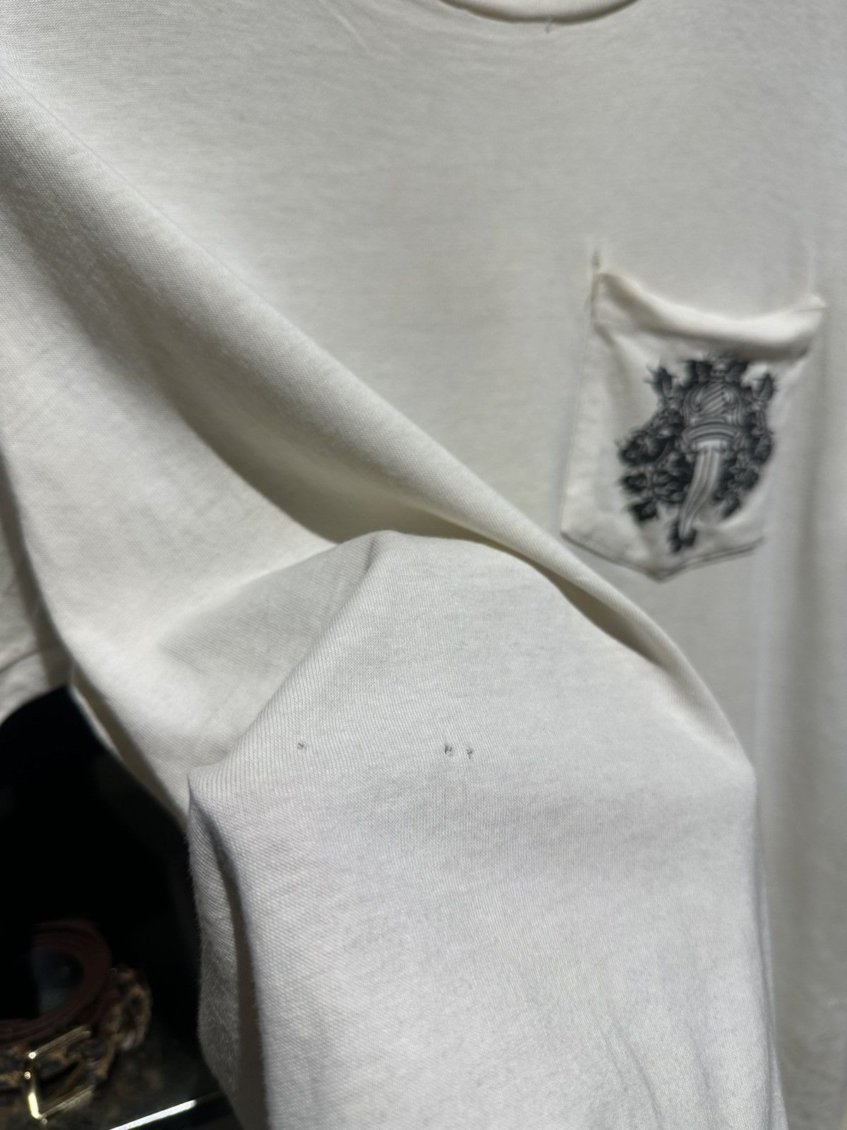Vintage distressed vintage chrome hearts pocket tee Size US L / EU 52-54 / 3 - 10 Thumbnail