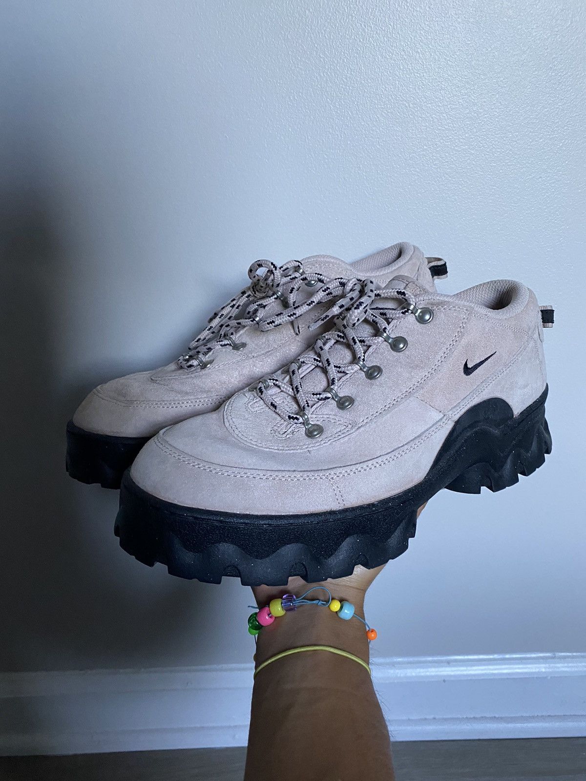 mens nike lahar low
