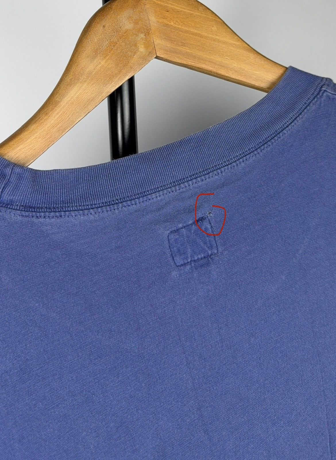 Calvin Klein 00s Vintage Calvin Klein Jeans Minimal Logo Blue T-Shirt L Size US L / EU 52-54 / 3 - 13 Thumbnail