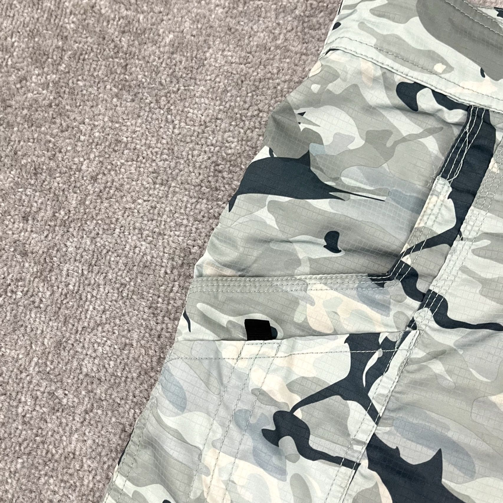 Vintage AFTCO Mens Cargo Shorts 42 Grey Camouflage Outdoor Casual Workwear Cargo Pocket 9.5" Inseam Regular Fit Mens Size US 42 / EU 58 - 7 Thumbnail