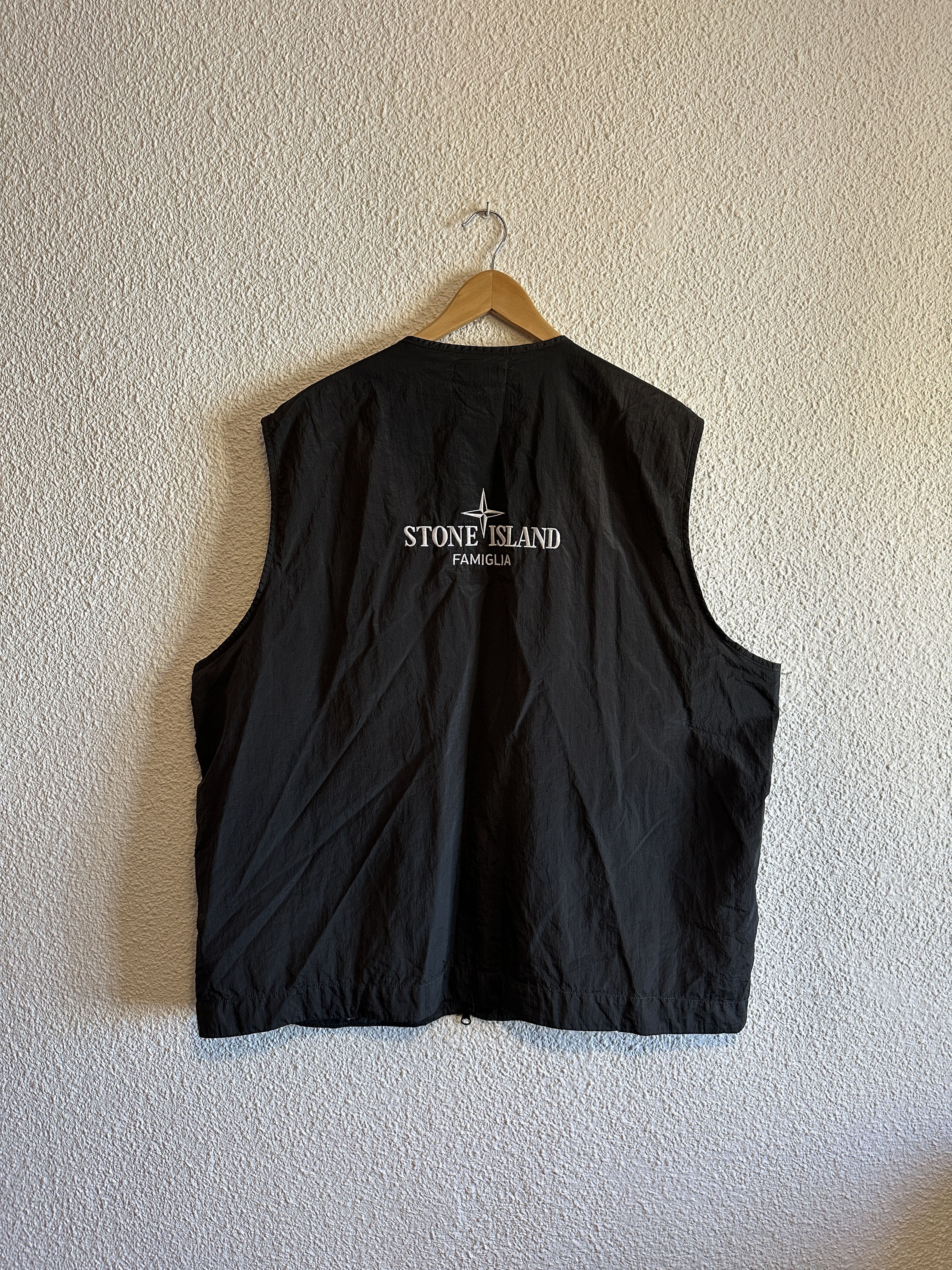 Stone Island Stone Island Famiglia nylon cargo vest of boutique worker Size US XXL / EU 58 / 5 - 1 Thumbnail