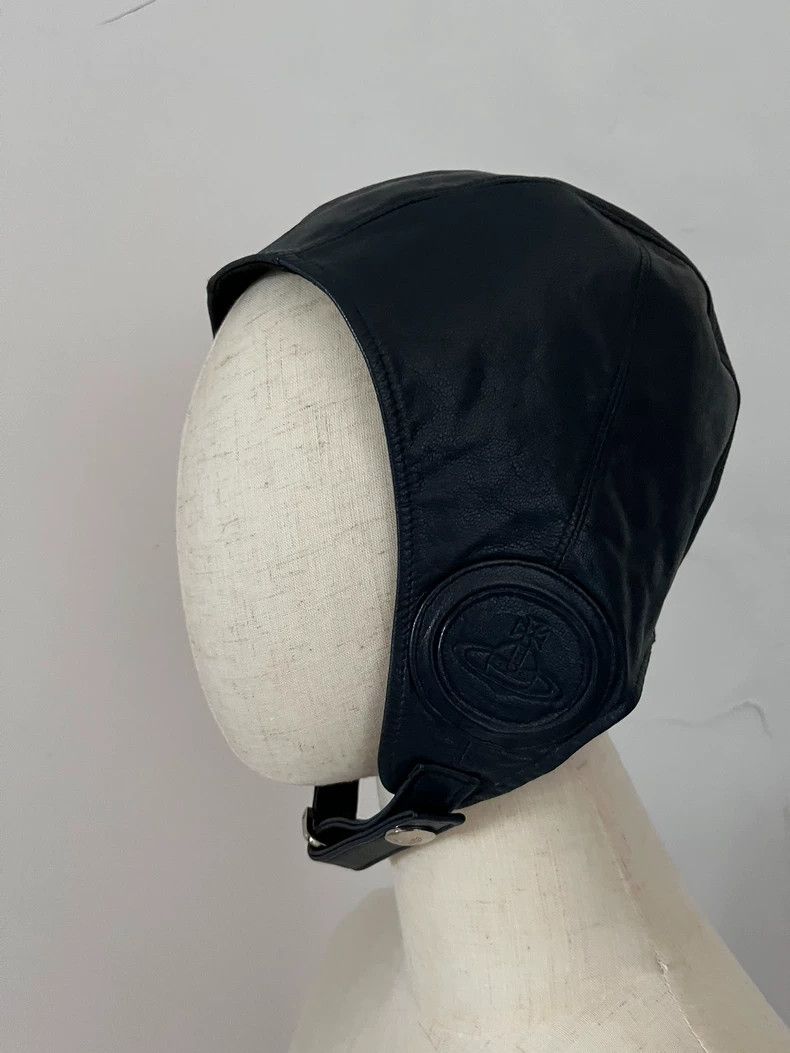 Vivienne Westwood vivienne westwood The latter wears a cap Size ONE SIZE - 5 Thumbnail