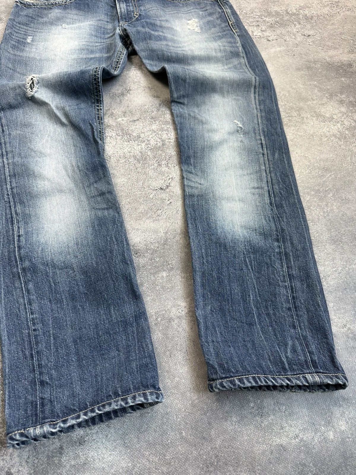 Diesel Diesel Industry Vintage Distressed Denim Faded Jeans 30 Size US 30 / EU 46 - 4 Thumbnail