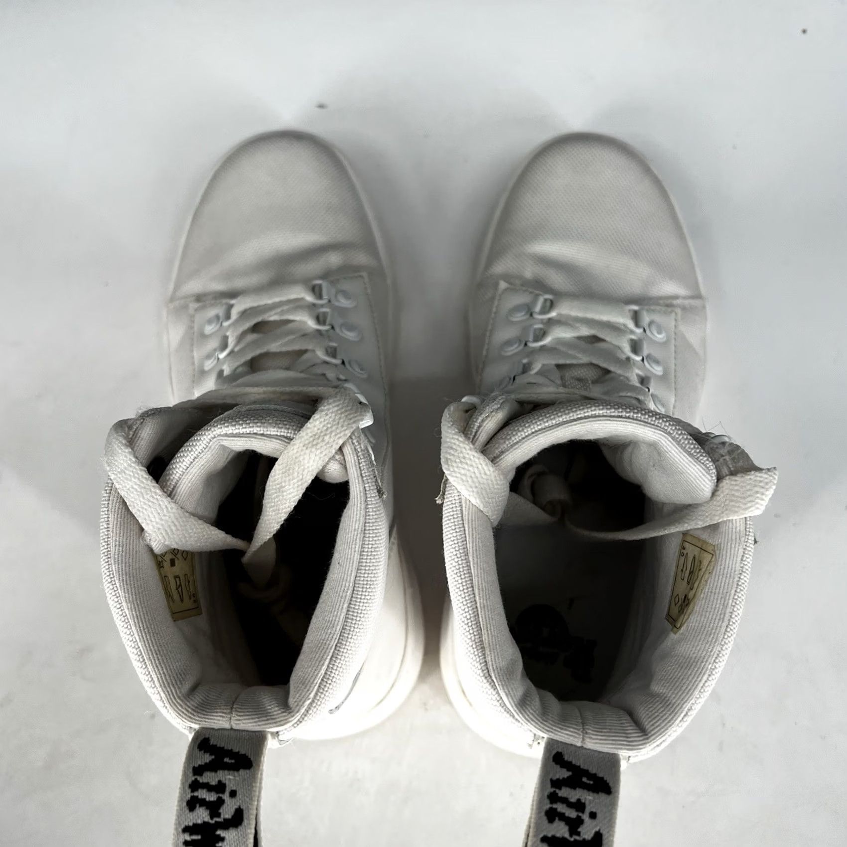 Dr. Martens Dr. Martens Womens Combs Platform Combat Boot White Size 6 Ankle Lace Up Rubber Outsole Punk 90s Boots Mens Women Girls Size US 4 / IT 34 - 4 Thumbnail