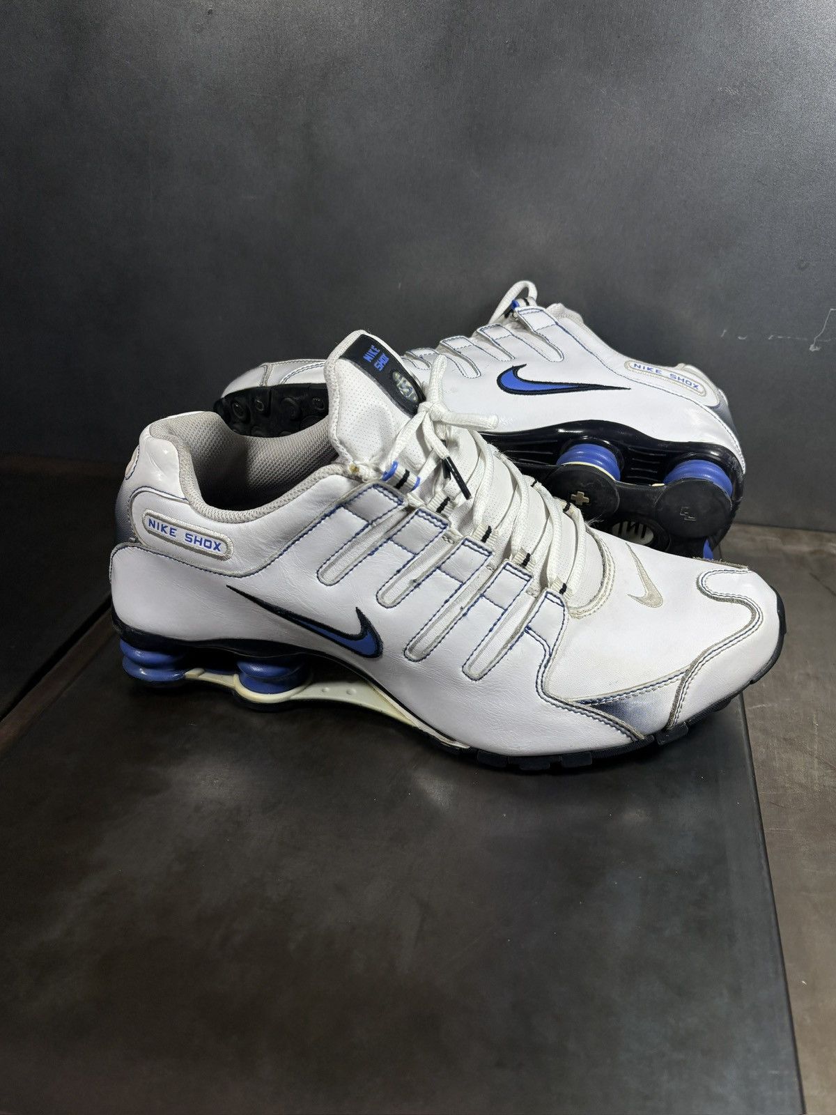 Nike 2008 Nike Shox NZ EU Patent Leather Vintage Y2K 325201-141 Size US 11 / EU 44 - 2 Thumbnail