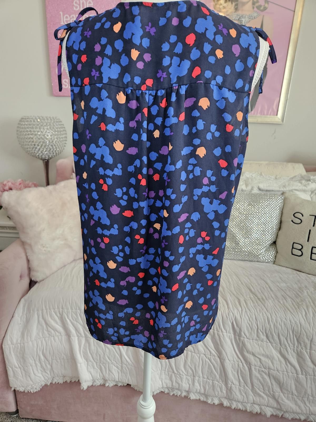 Designer LOFT Navy Floral Print V-Neck Sleeveless Top - Size M Size M / US 6-8 / IT 42-44 - 4 Thumbnail