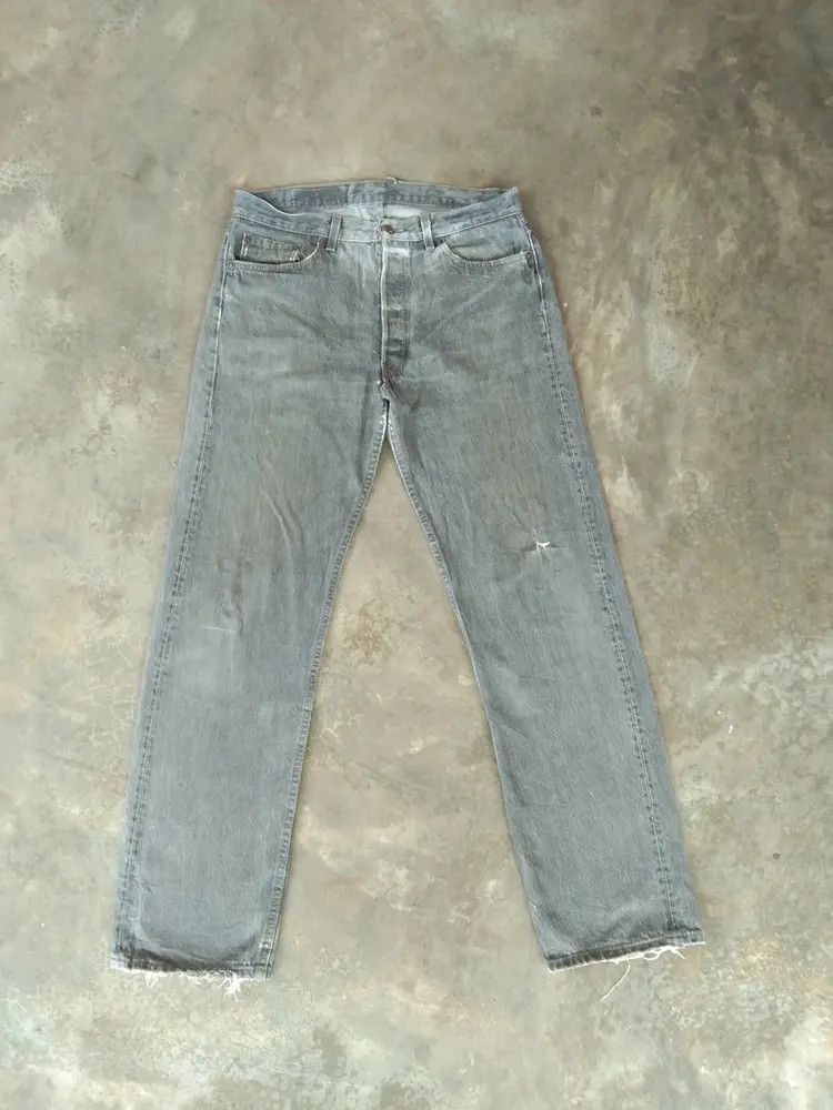 Levi's 90s Vintage Levi's 501 Made In USA Distressed Jeans 34x32 Size US 34 / EU 50 - 1 Thumbnail