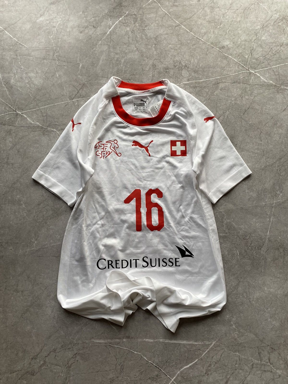 Puma Puma Switzerland Team 2018/19 #16 WUEST Away Soccer Jersey Size US M / EU 48-50 / 2 - 2 Thumbnail