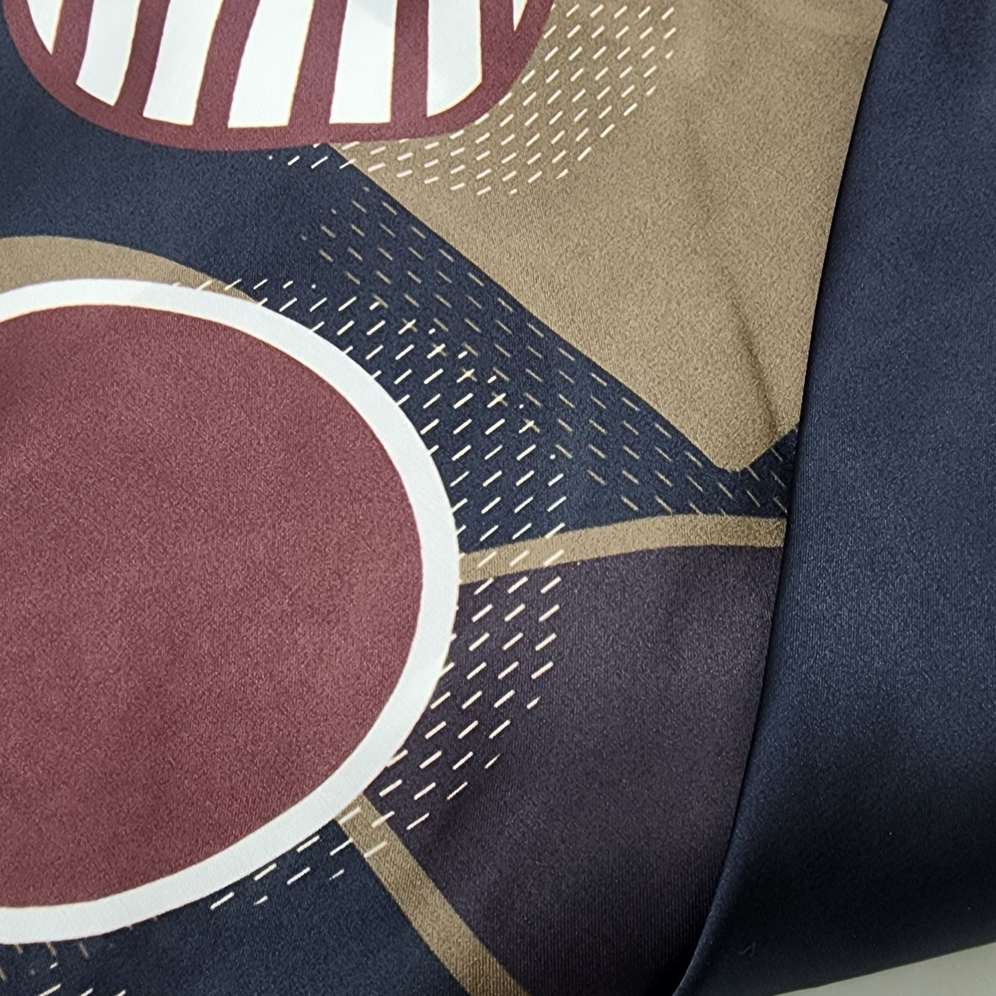 Other New Elegant Women Scarf Geometric Brown White Retro Stylish Size ONE SIZE - 5 Thumbnail