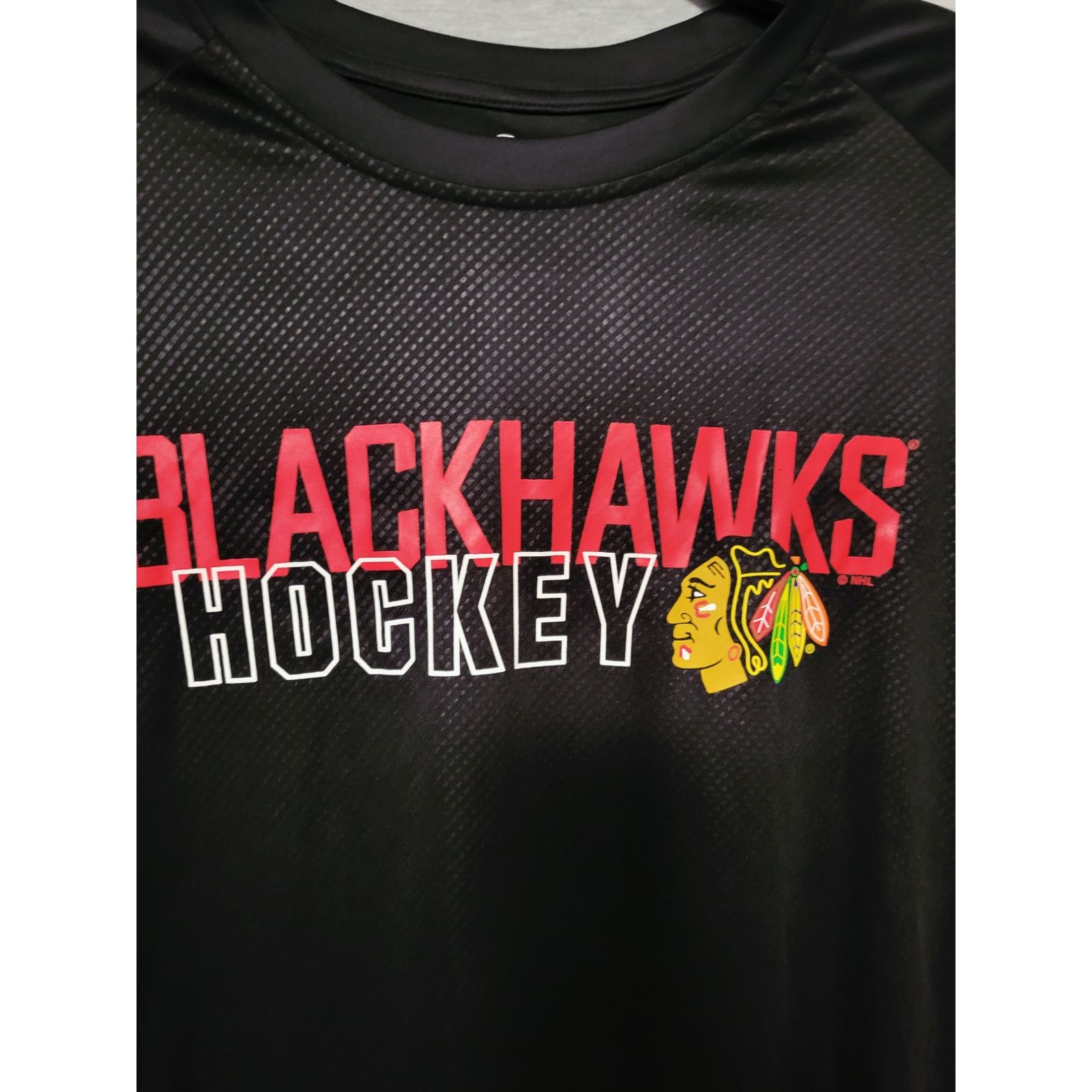 NHL Men's NHL Blackhawks Hockey Moisture Wicking T Shirt Medium Size US M / EU 48-50 / 2 - 4 Thumbnail