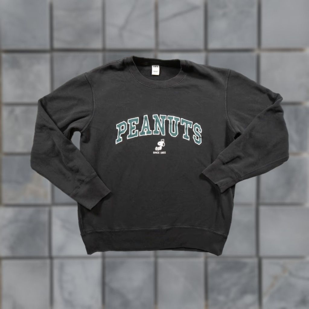 Uniqlo Peanuts Sweatshirt Mens Medium Black Crewneck Snoopy Uniqlo Sweater Pullover Size US M / EU 48-50 / 2 - 1 Thumbnail